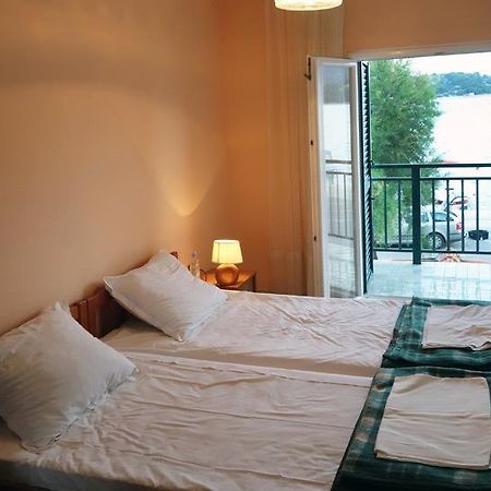 Waterfront Apartments Tisno Zimmer foto